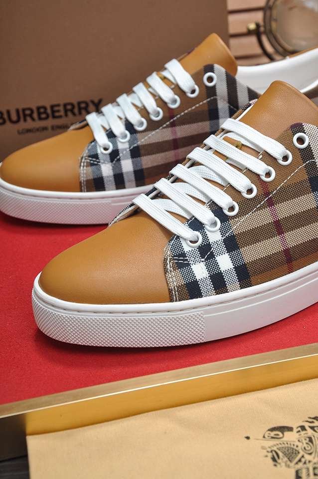 Burberry Leather Low-Top Sneakers 1133260