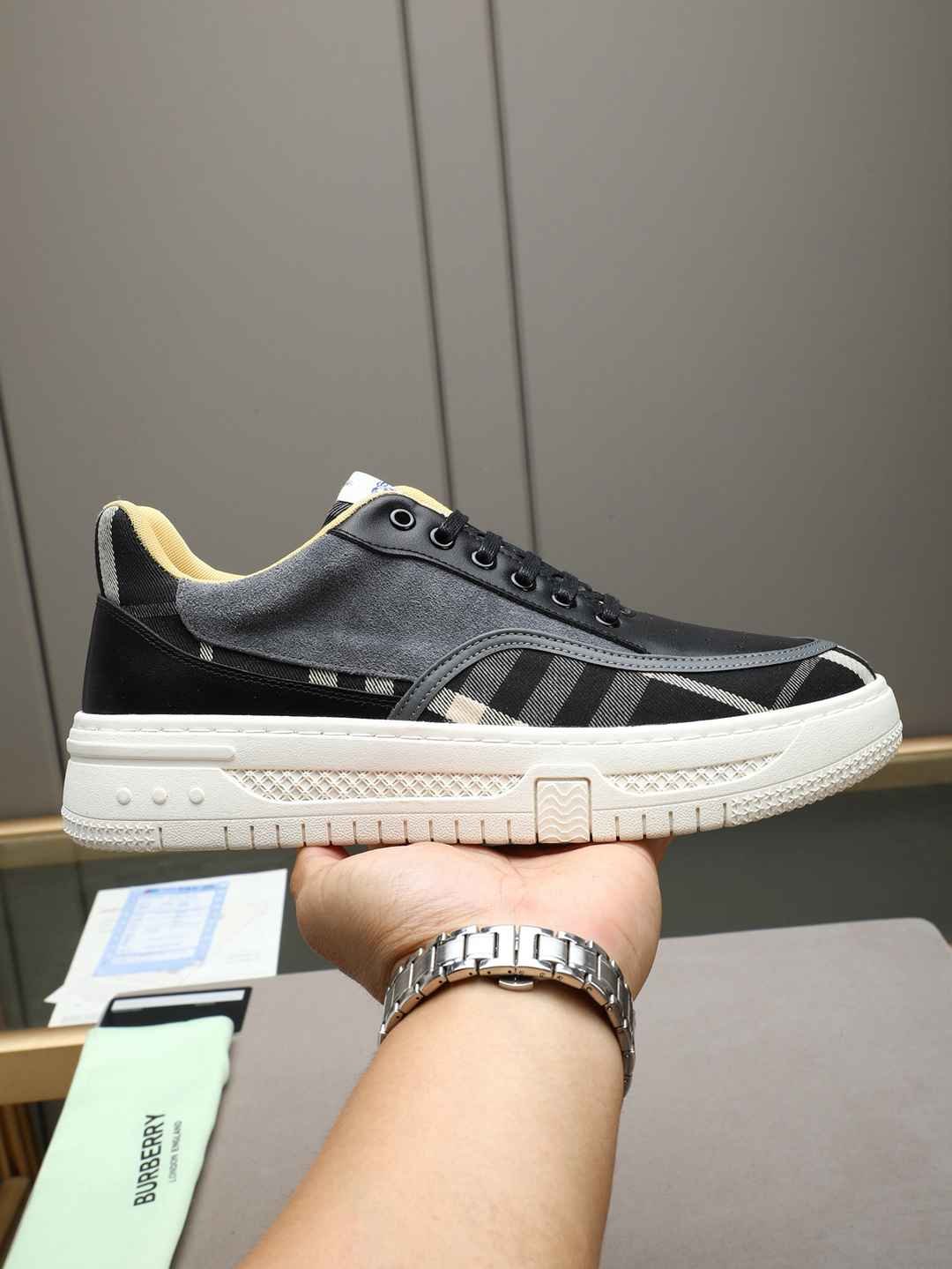 Burberry Men's Vintage Low-Top Sneakers Colorway 1 1308220-1