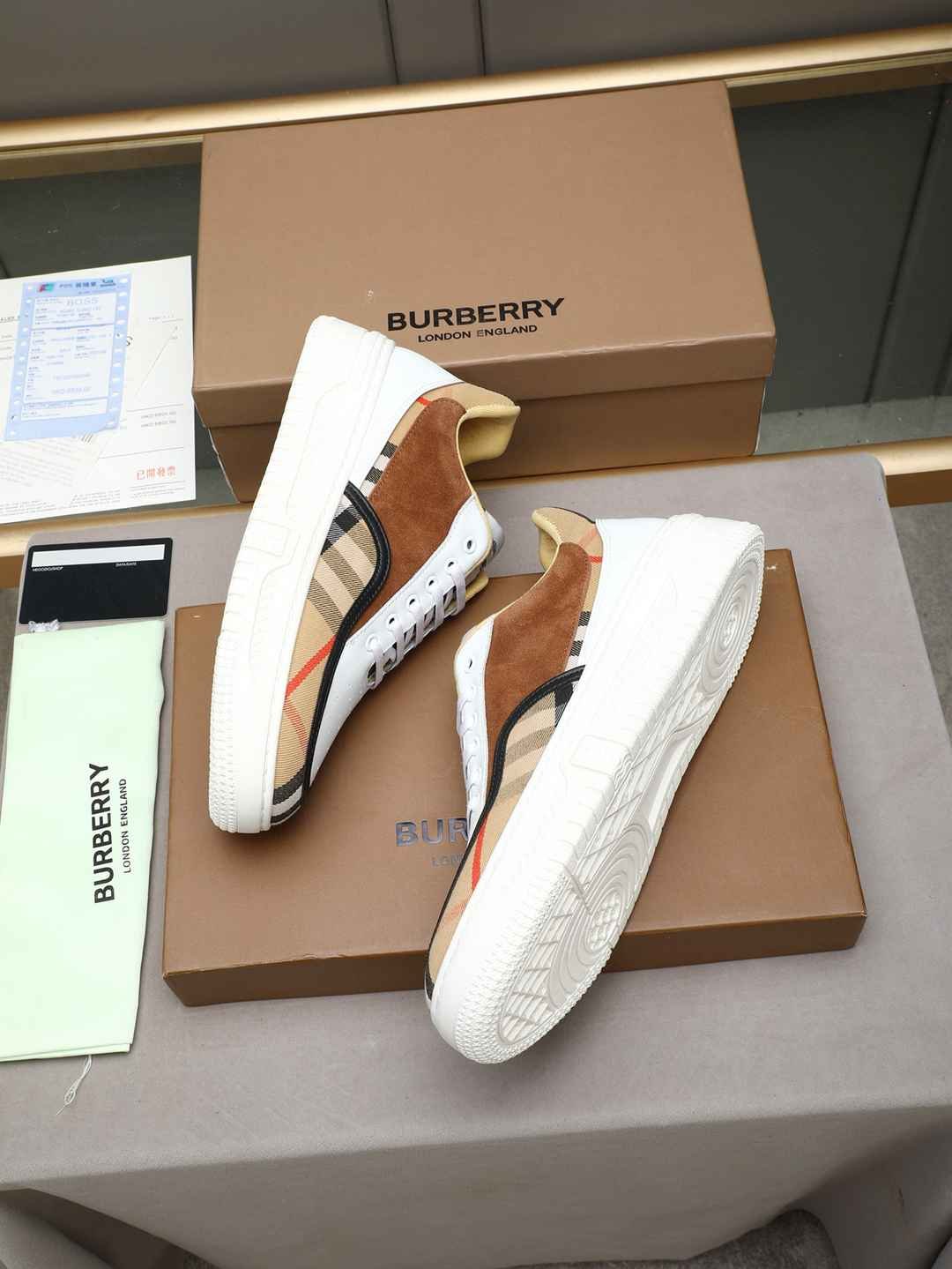 Burberry Men’s Vintage Low-Top Sneakers 1308220