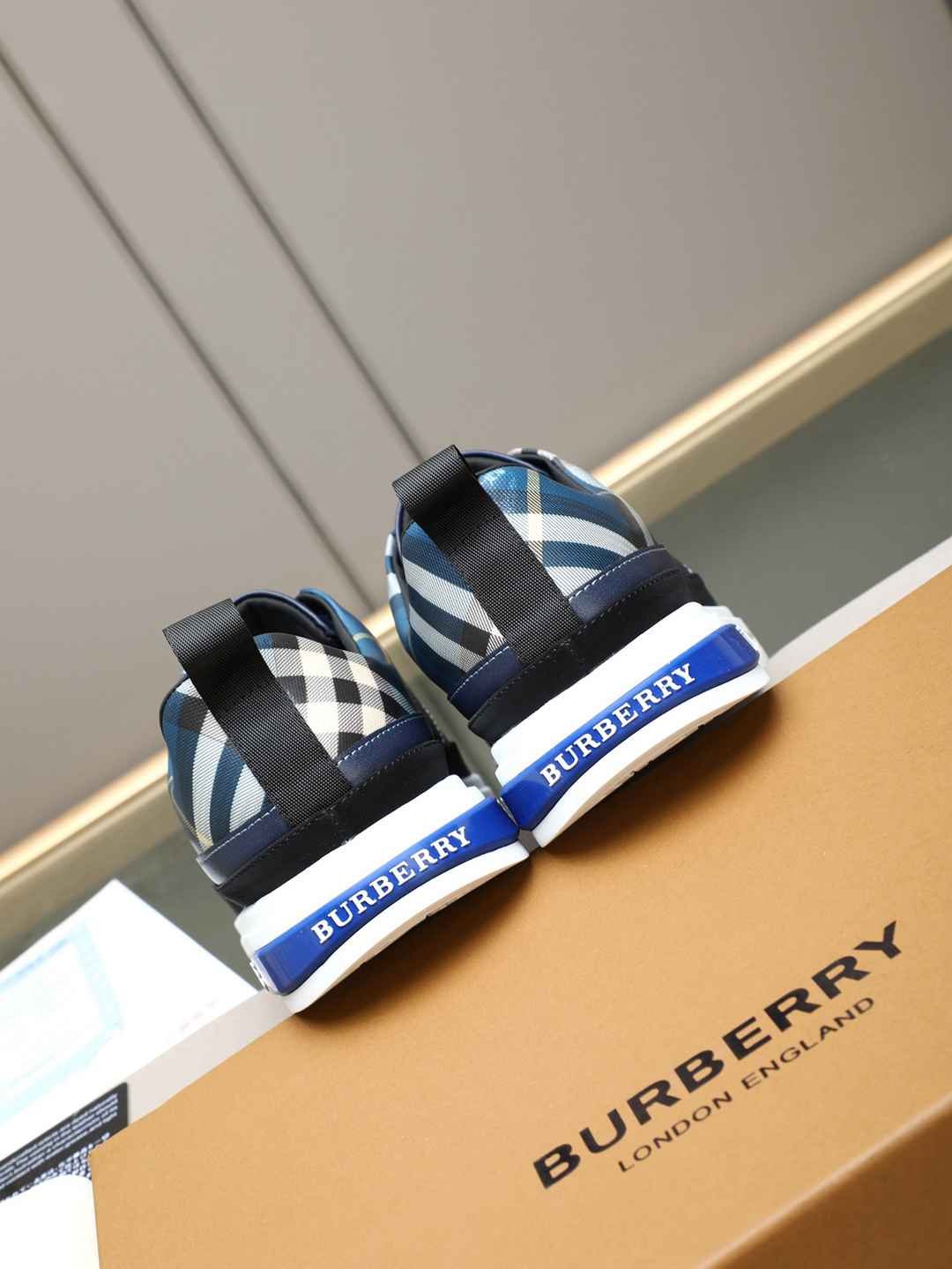 Burberry Men’s Leather Sneakers Colorway 6 1308230-6