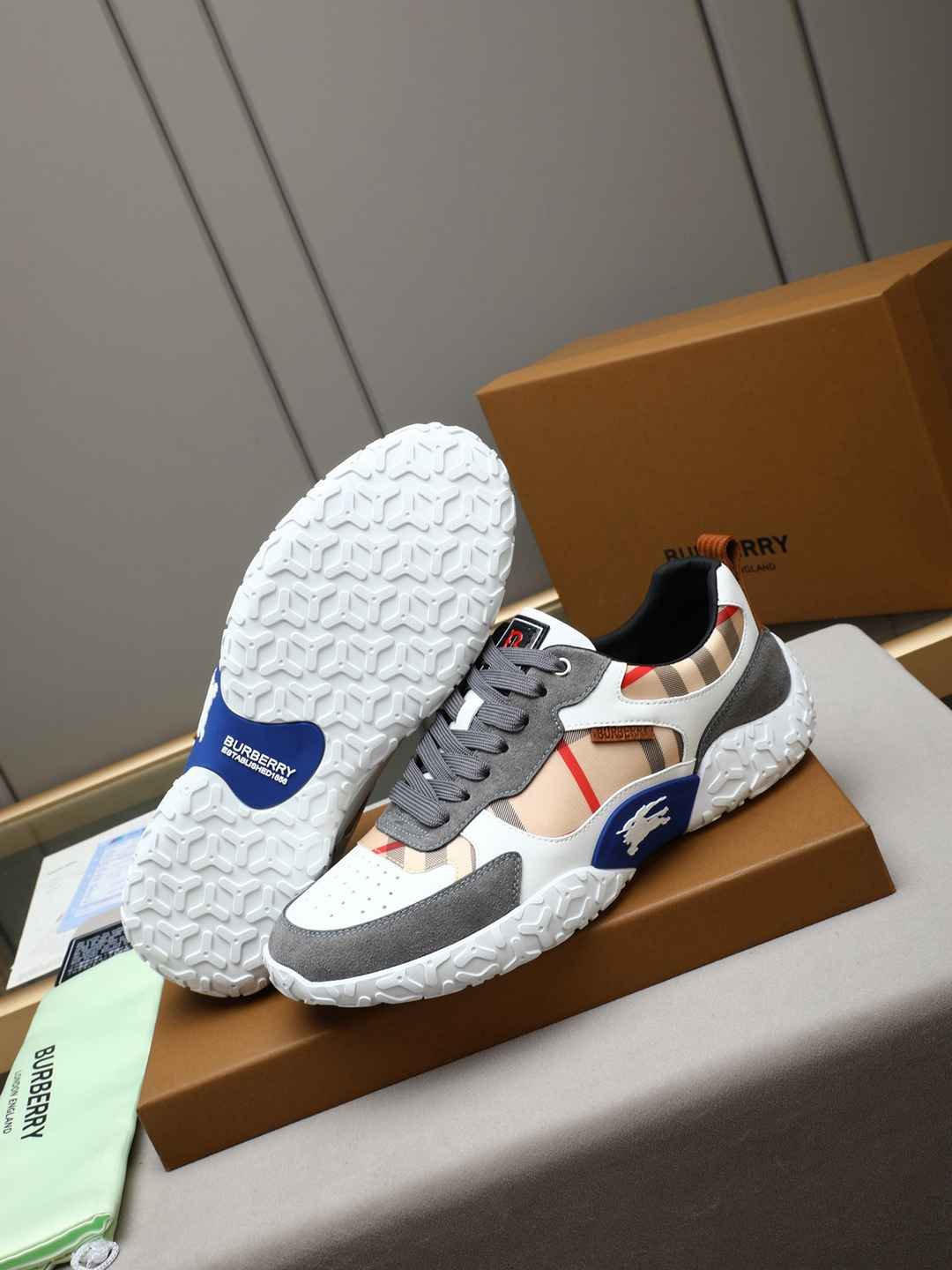 Burberry Men’s Leather Sneakers 1308230
