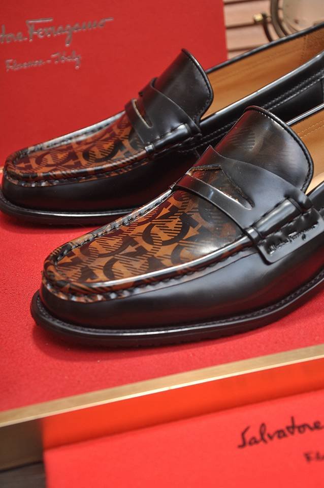Ferragamo Leather Dress Shoes Colorway 11 1133310-11
