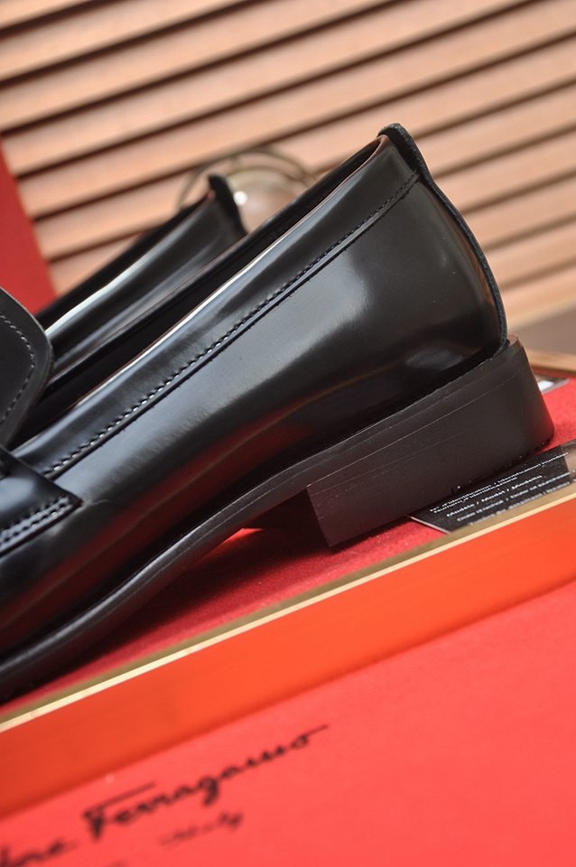 Ferragamo Leather Dress Shoes Colorway 5 1133310-5