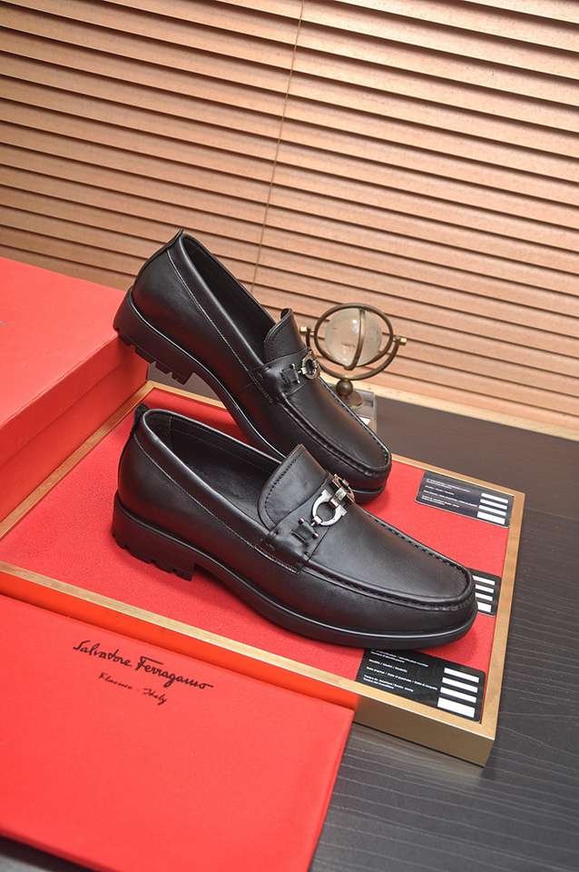 Ferragamo Leather Dress Shoes 1133300