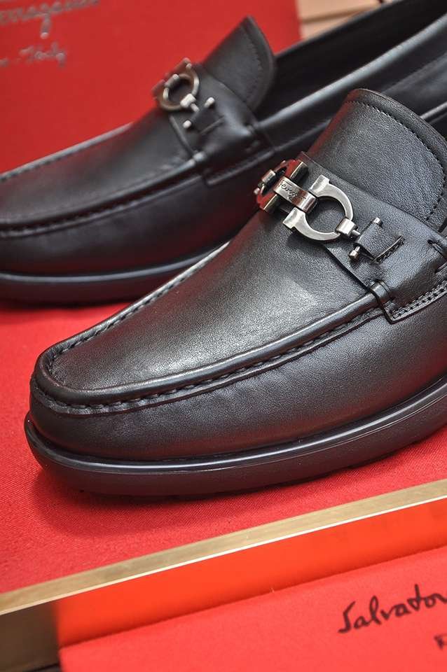 Ferragamo Leather Dress Shoes 1133300