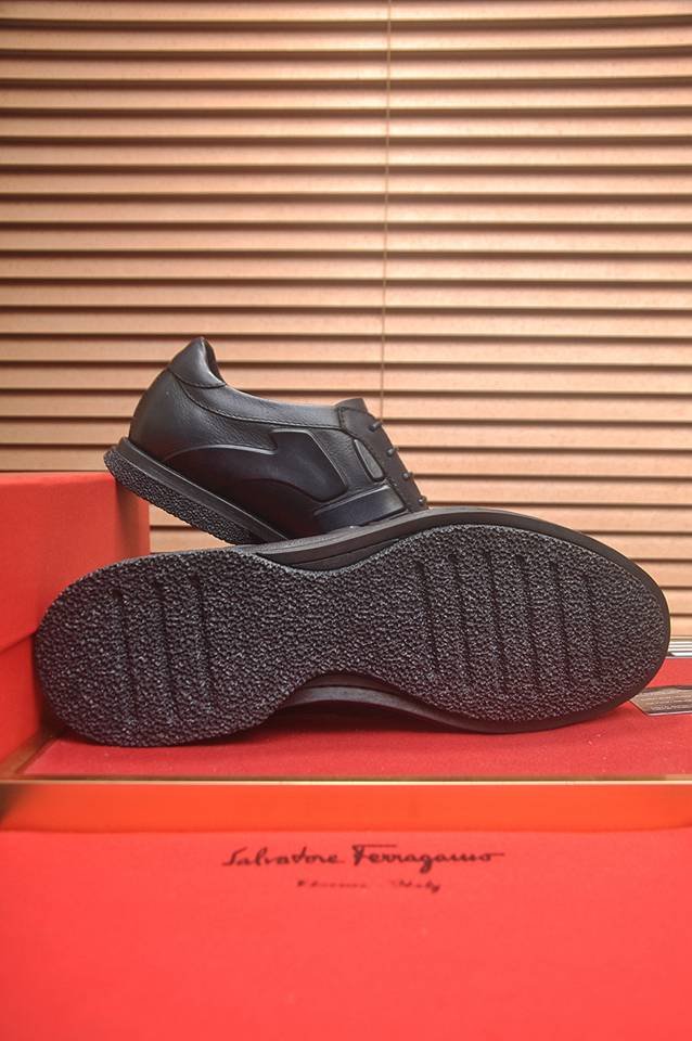 Ferragamo Men’s Calfskin leather Sneakers Colorway 3 1133310-3
