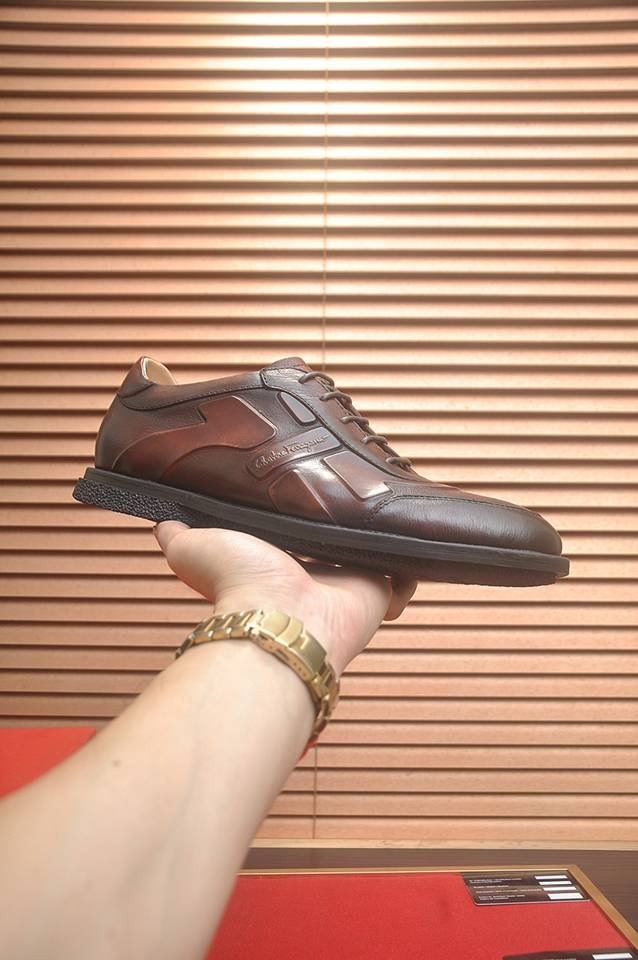 Ferragamo Men's Calfskin leather Sneakers Colorway 2 1133310-2