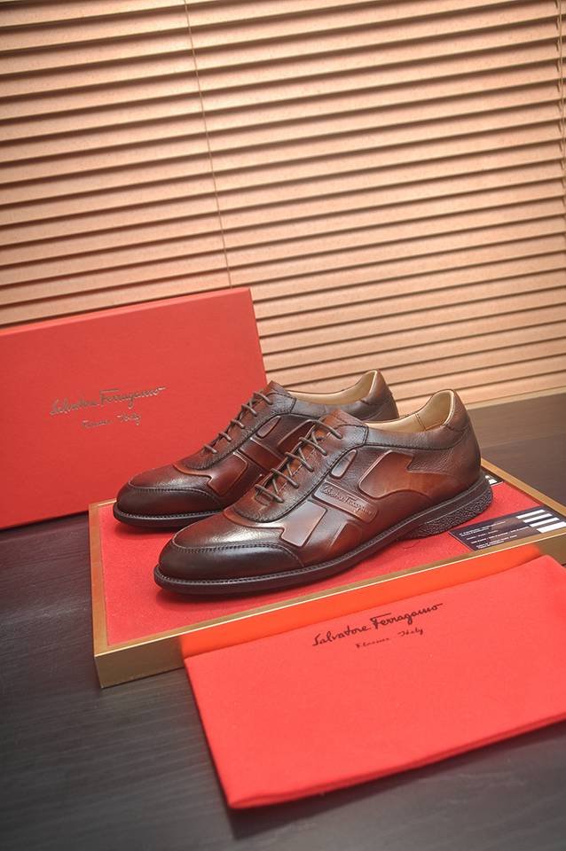Ferragamo Men’s Calfskin leather Sneakers Colorway 2 1133310-2
