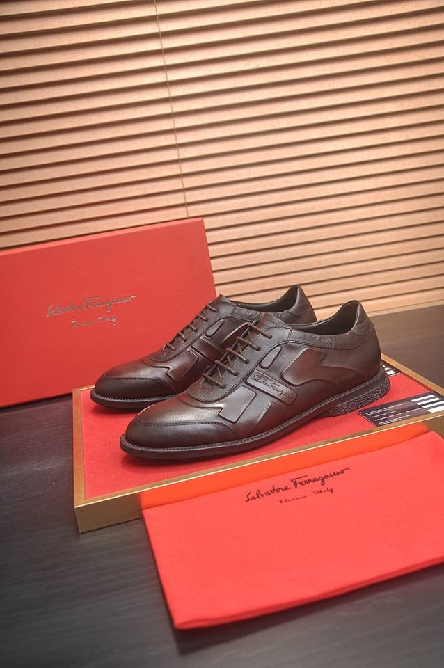 Ferragamo Men’s Calfskin leather Sneakers Colorway 1 1133310-1