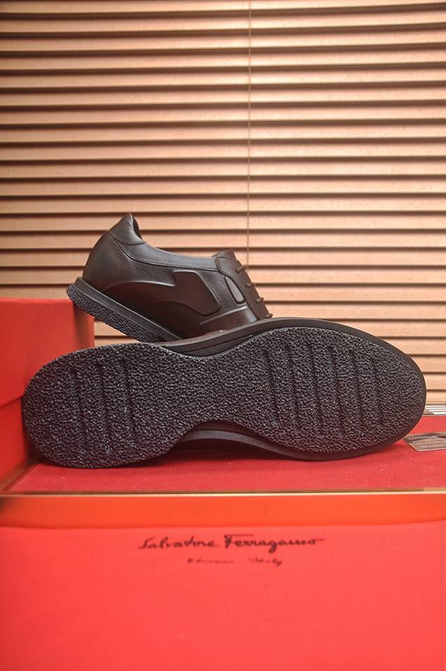 Ferragamo Men’s Calfskin leather Sneakers Colorway 1 1133310-1