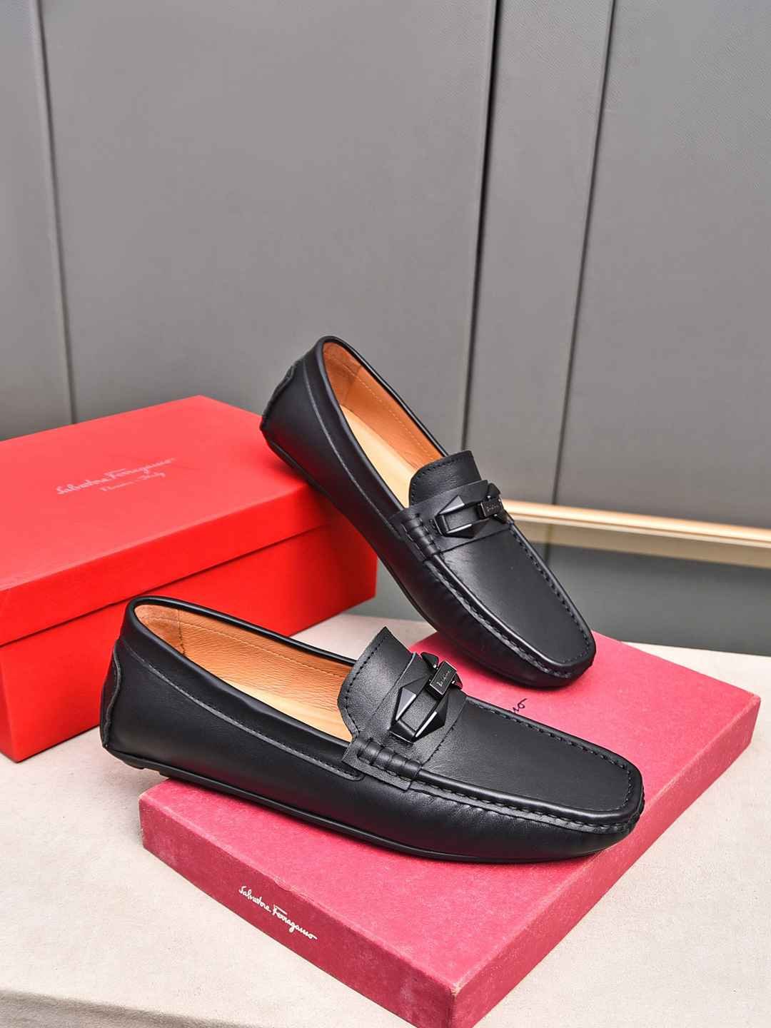 Ferragamo Leather Sneakers 1308220
