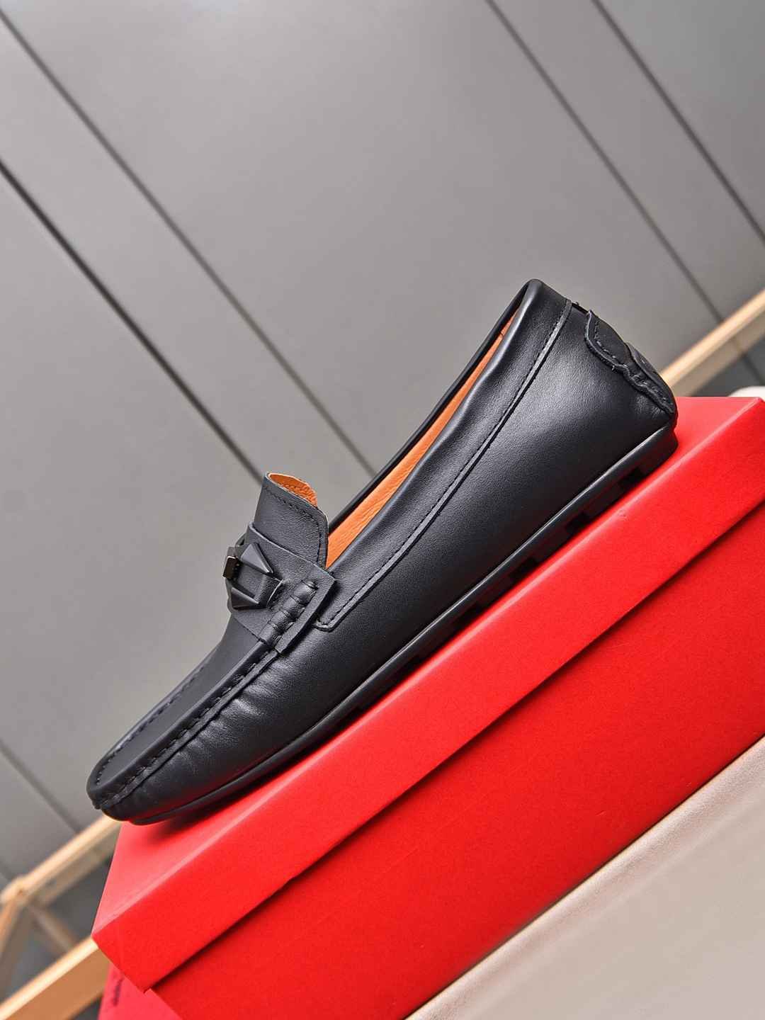 Ferragamo Leather Sneakers 1308220