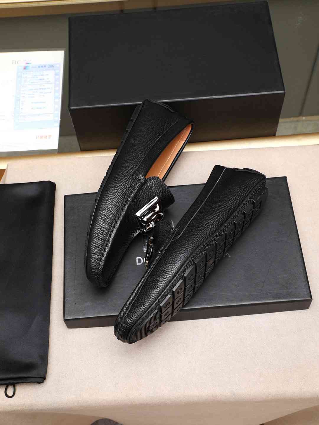 Dolce & Gabbana DG Sneakers Colorway 2 1308220-2