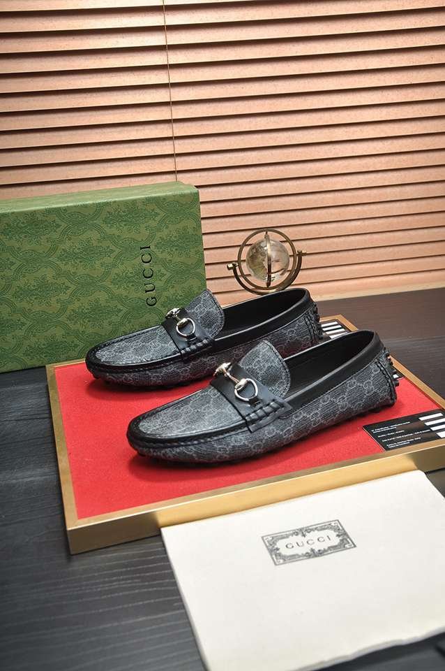 Gucci Leather Sneakers 1133230