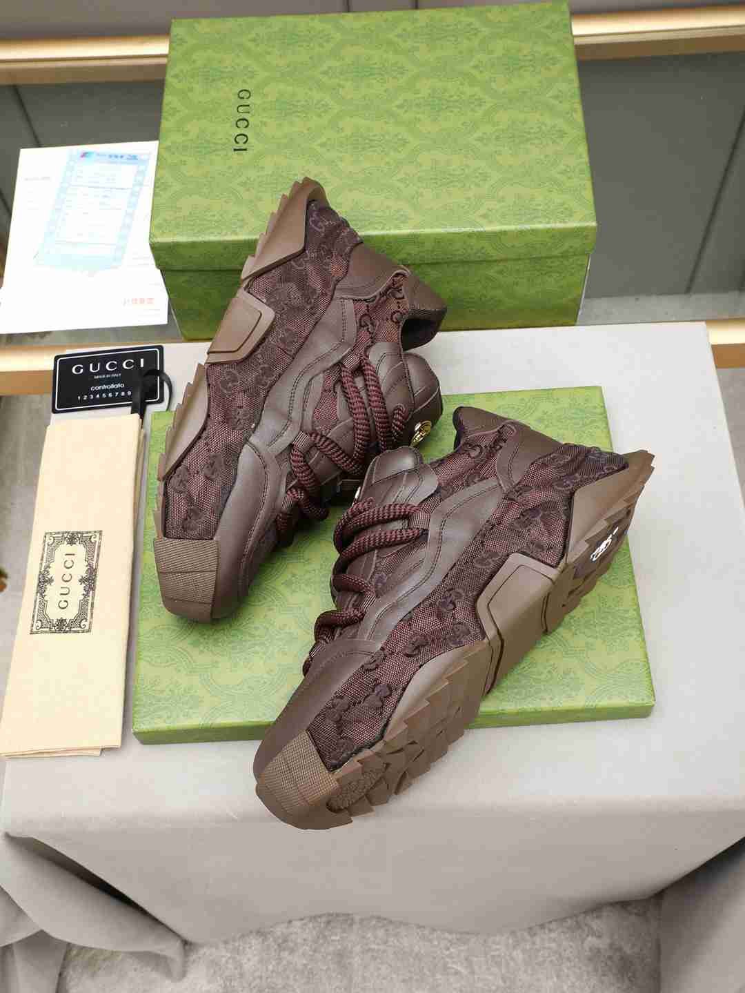 Gucci Leather Sneakers Colorway 4 1308320-4