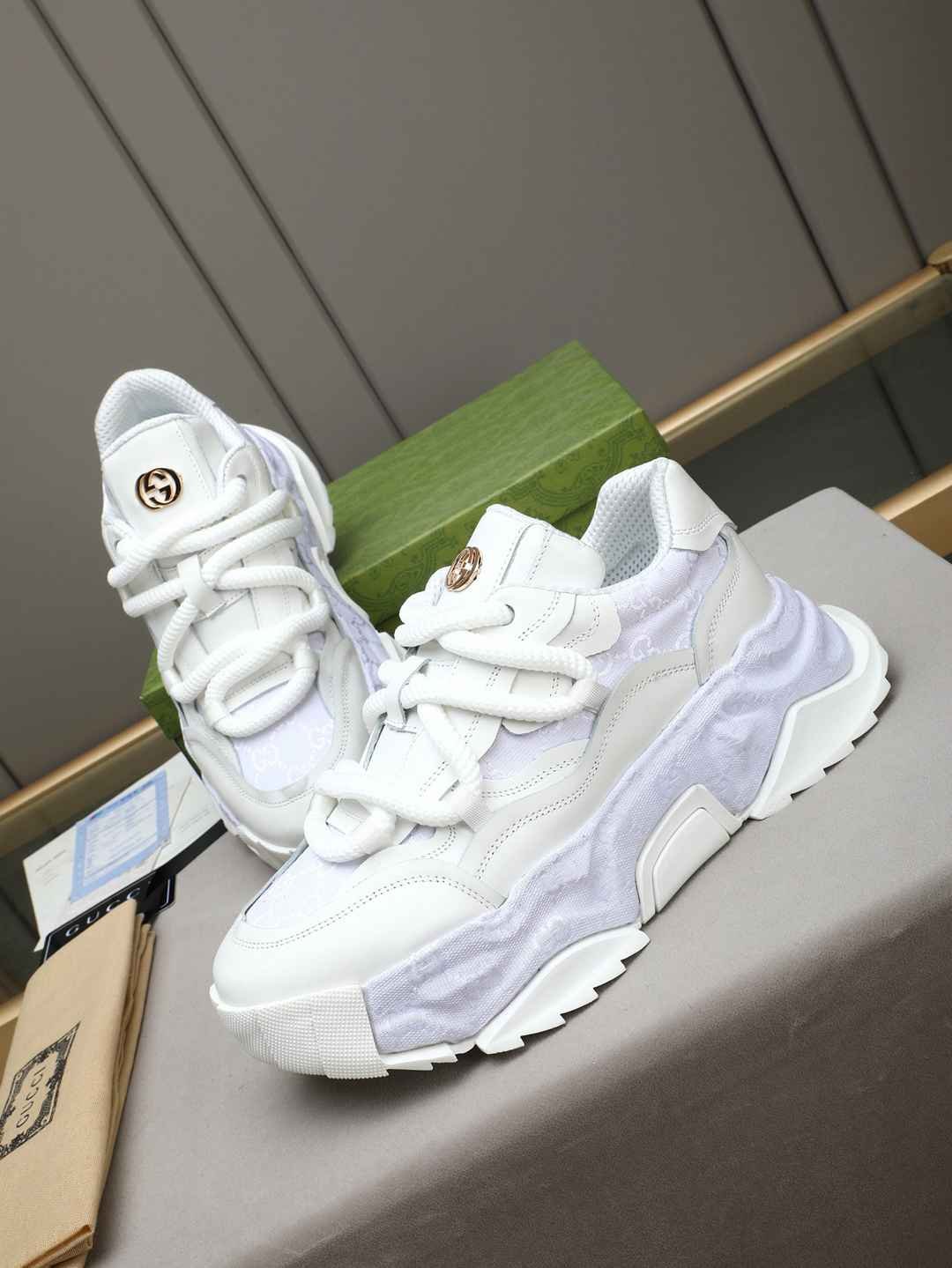 Gucci Leather Sneakers 1308320