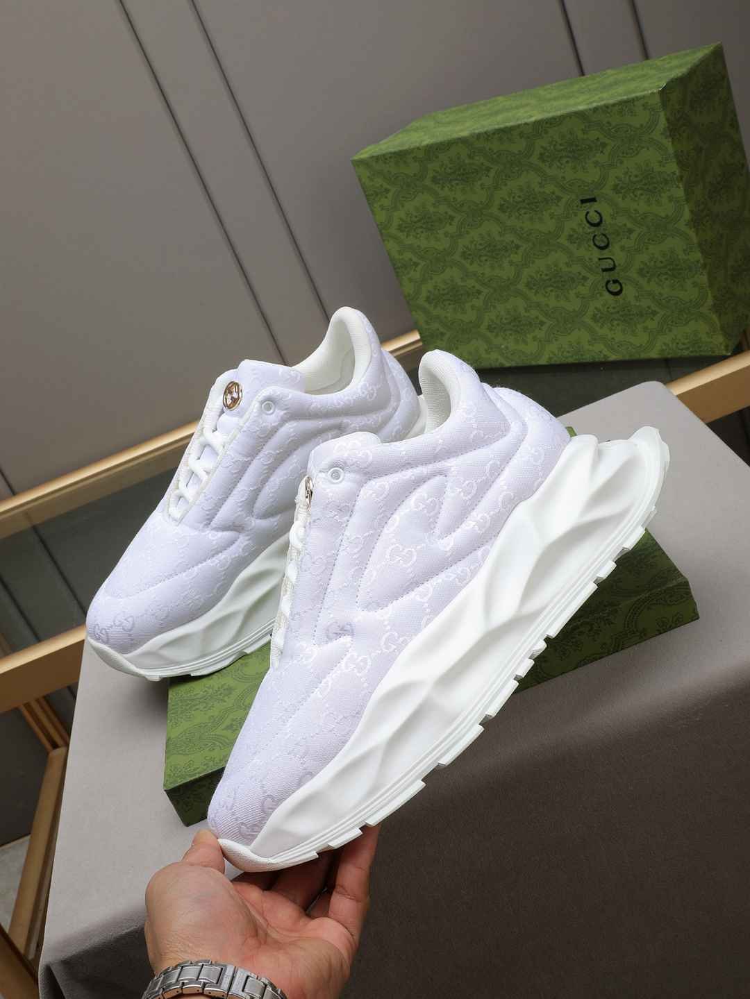 Gucci Canvas Sneakers 1308290