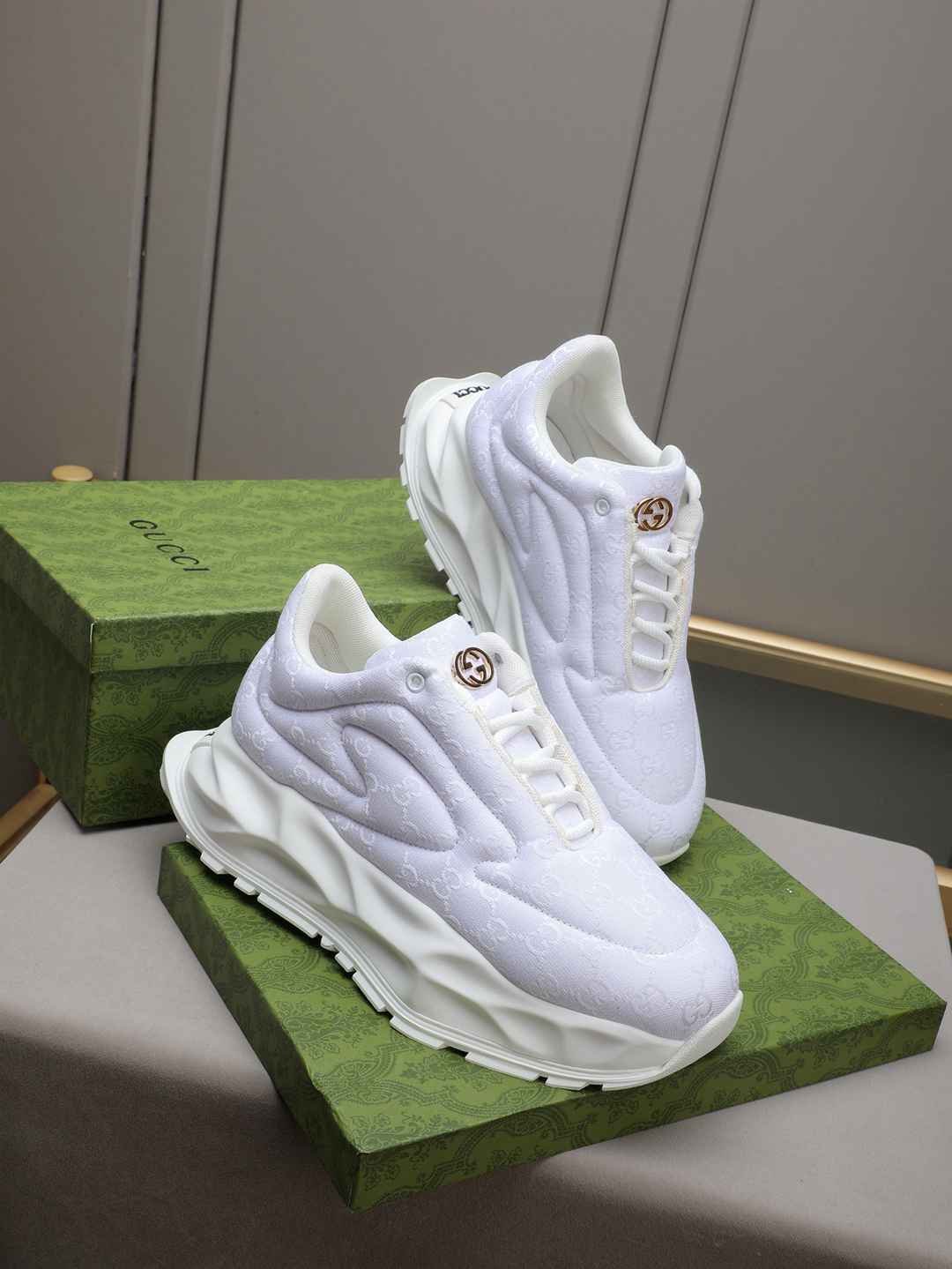 Gucci Canvas Sneakers 1308290