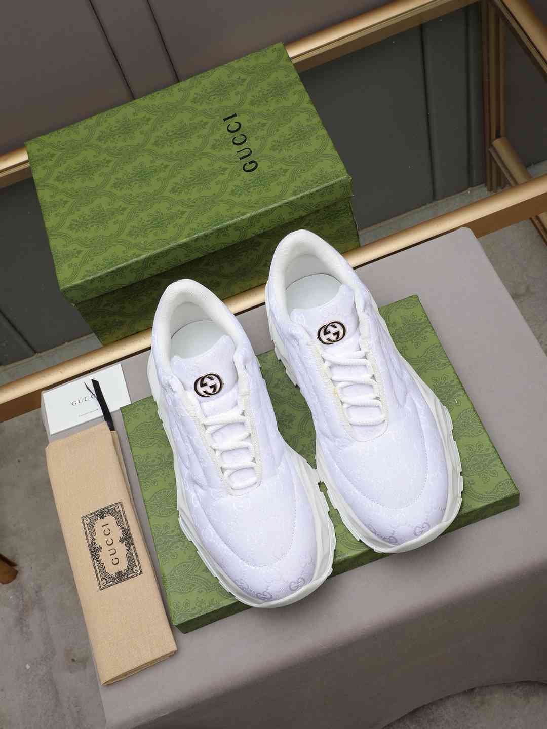 Gucci Canvas Sneakers 1308290