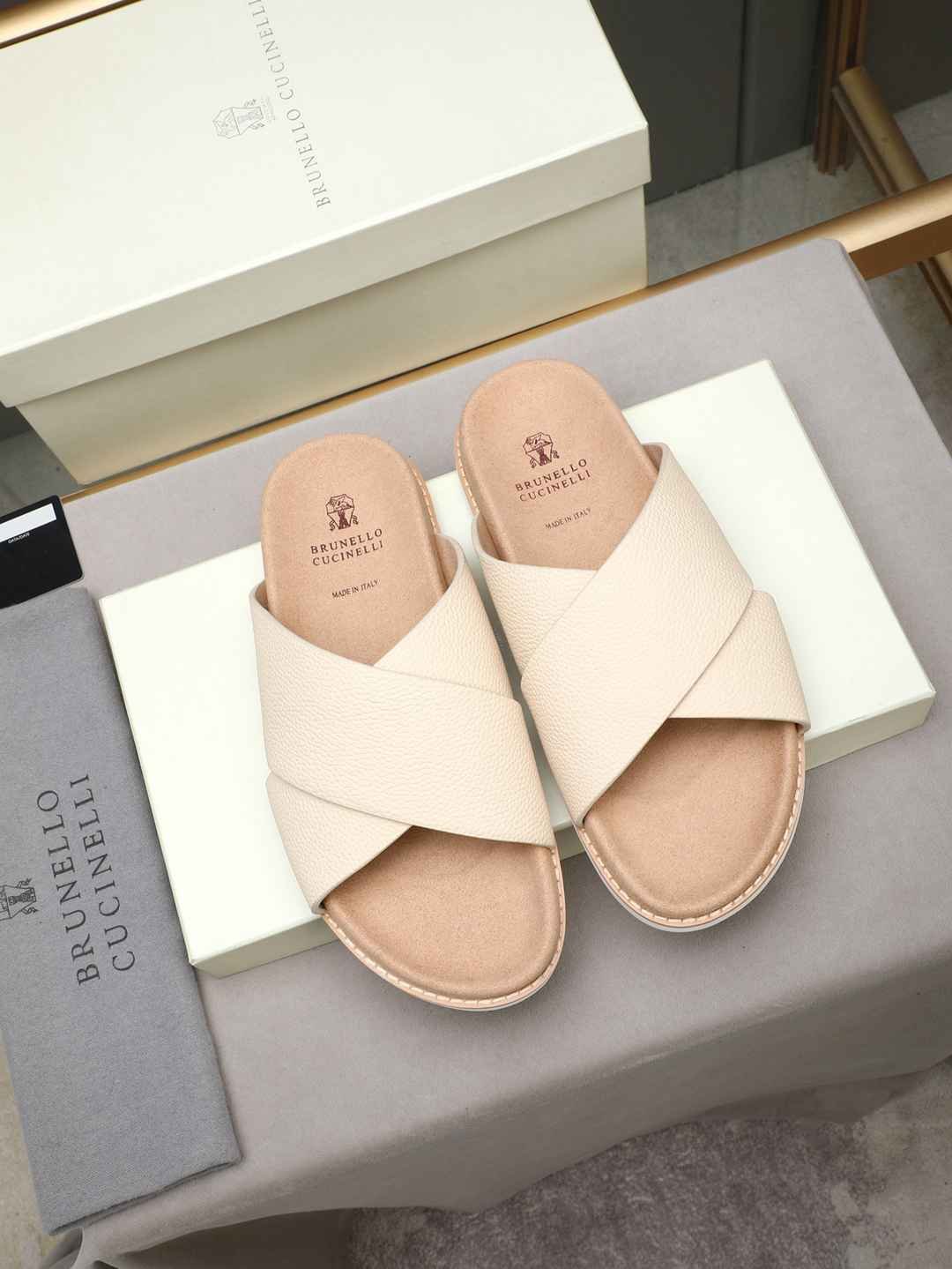 Brunello Cucinelli Men’s Brunello Cucinelli Slides Colorway 21 1308180-21