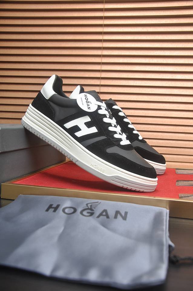 Hogan Men’s Leather Casual Sneakers 1133360