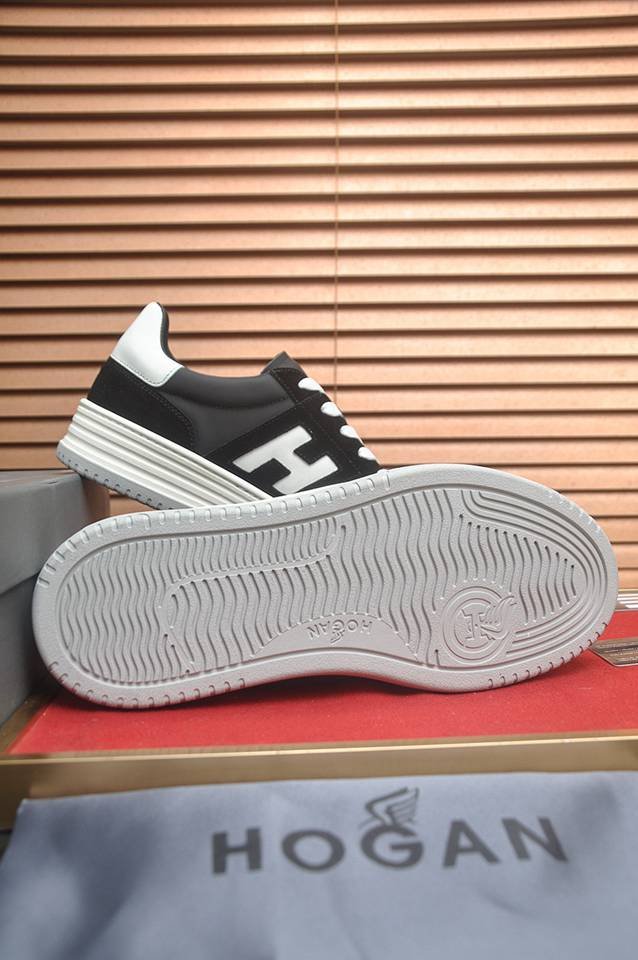 Hogan Men’s Leather Casual Sneakers 1133360