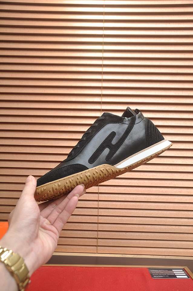 Hermes Leather Sneakers 1133270