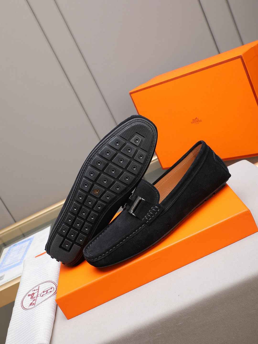 Hermes Men’s Leather Sneakers 1308220