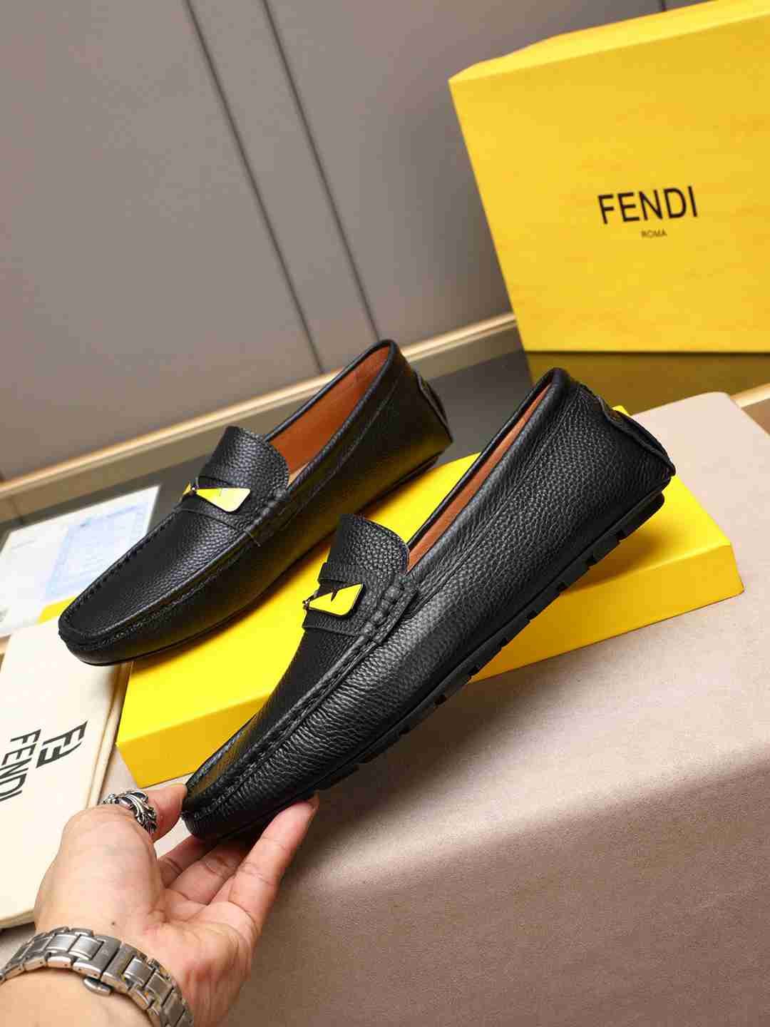 Fendi Men’s Leather Dress Shoes White Colorway 4 1308220-4