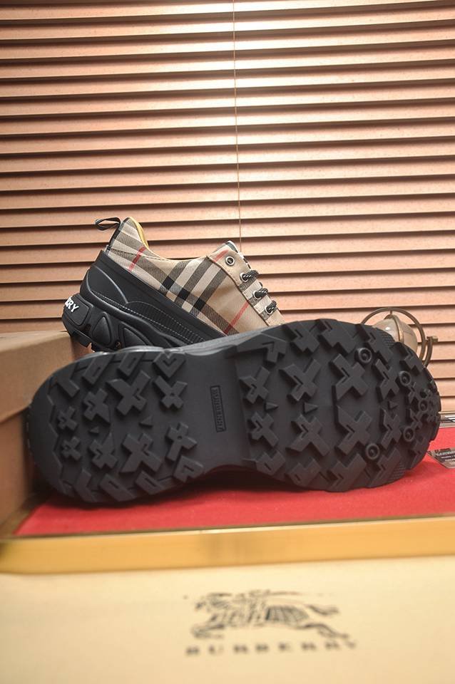 Burberry Leather Low-Top Sneakers Colorway 2 1133340-2