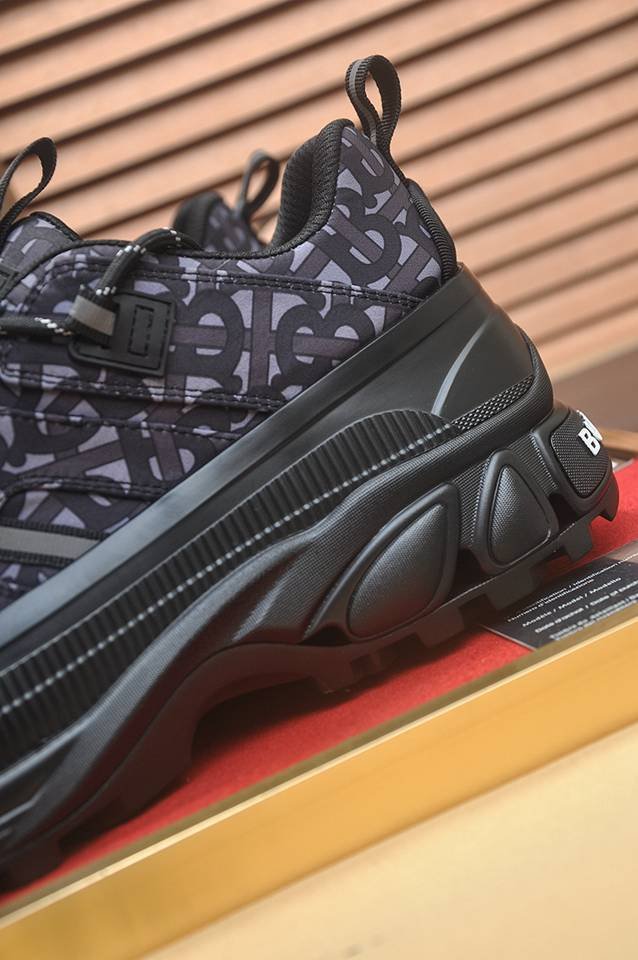 Burberry Leather Low-Top Sneakers 1133340