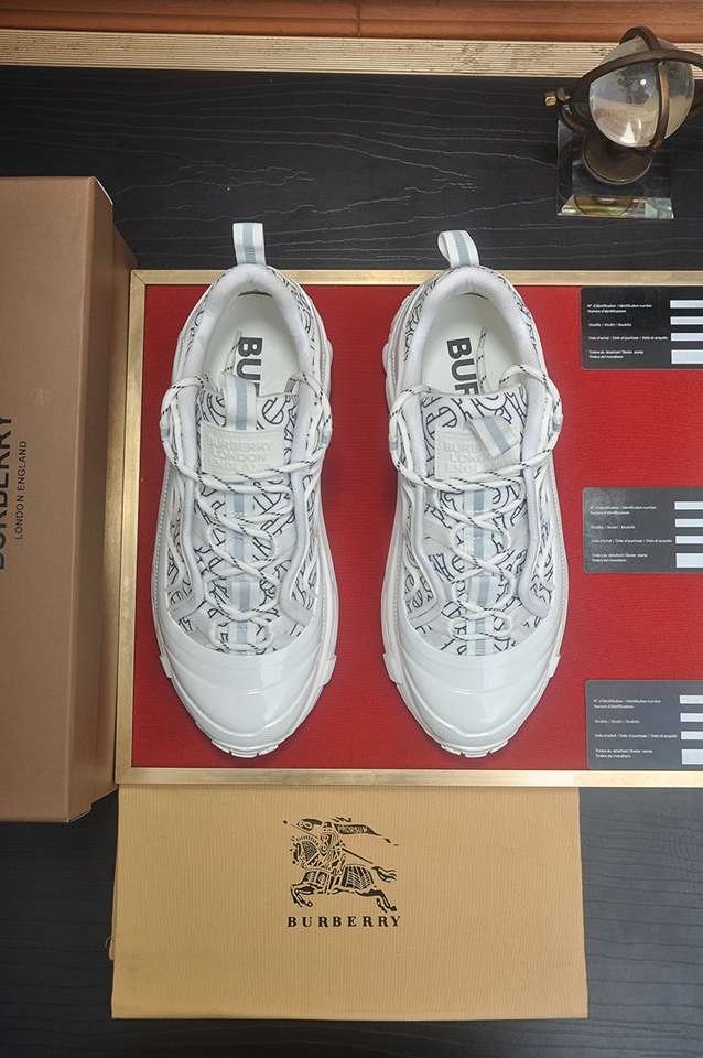 Burberry Leather Low-Top Sneakers Colorway 4 1133360-4