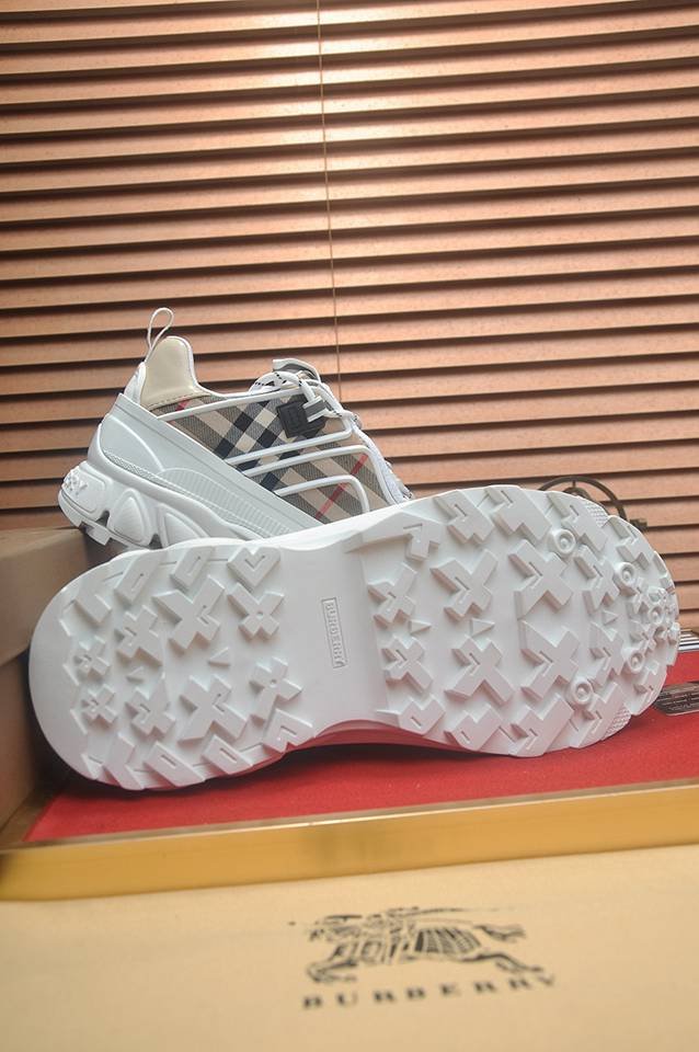 Burberry Leather Low-Top Sneakers Colorway 2 1133360-2