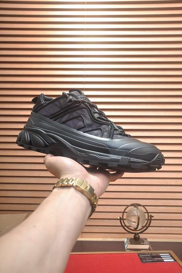 Burberry Leather Low-Top Sneakers 1133360