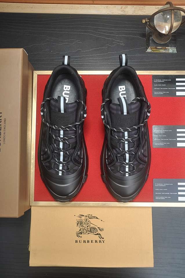 Burberry Leather Low-Top Sneakers 1133360