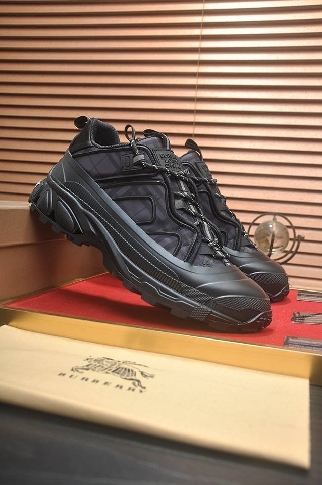 Burberry Leather Low-Top Sneakers 1133360