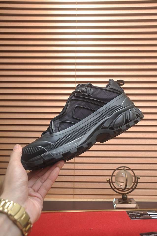 Burberry Leather Low-Top Sneakers 1133360