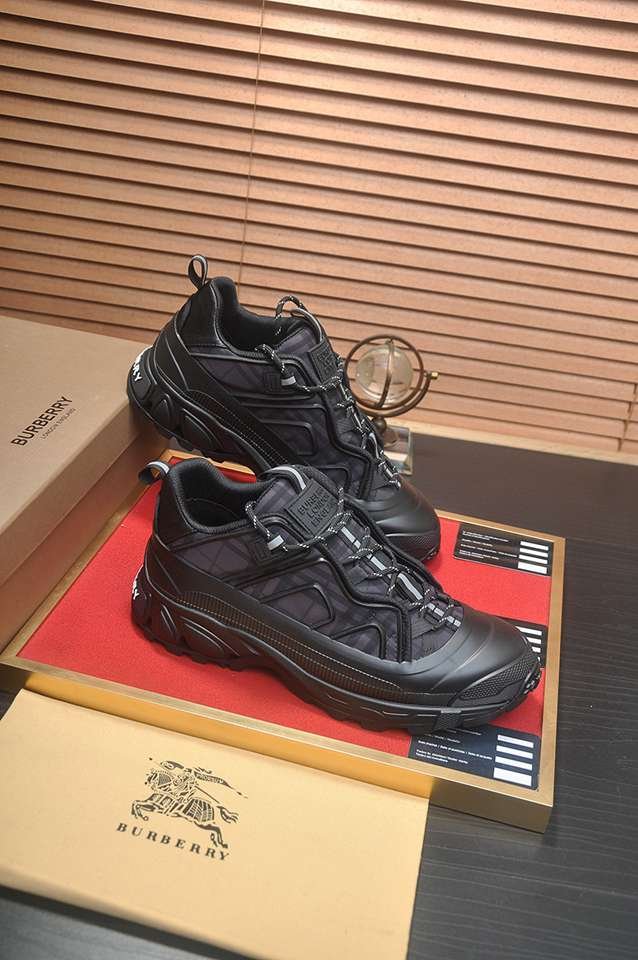 Burberry Leather Low-Top Sneakers 1133360