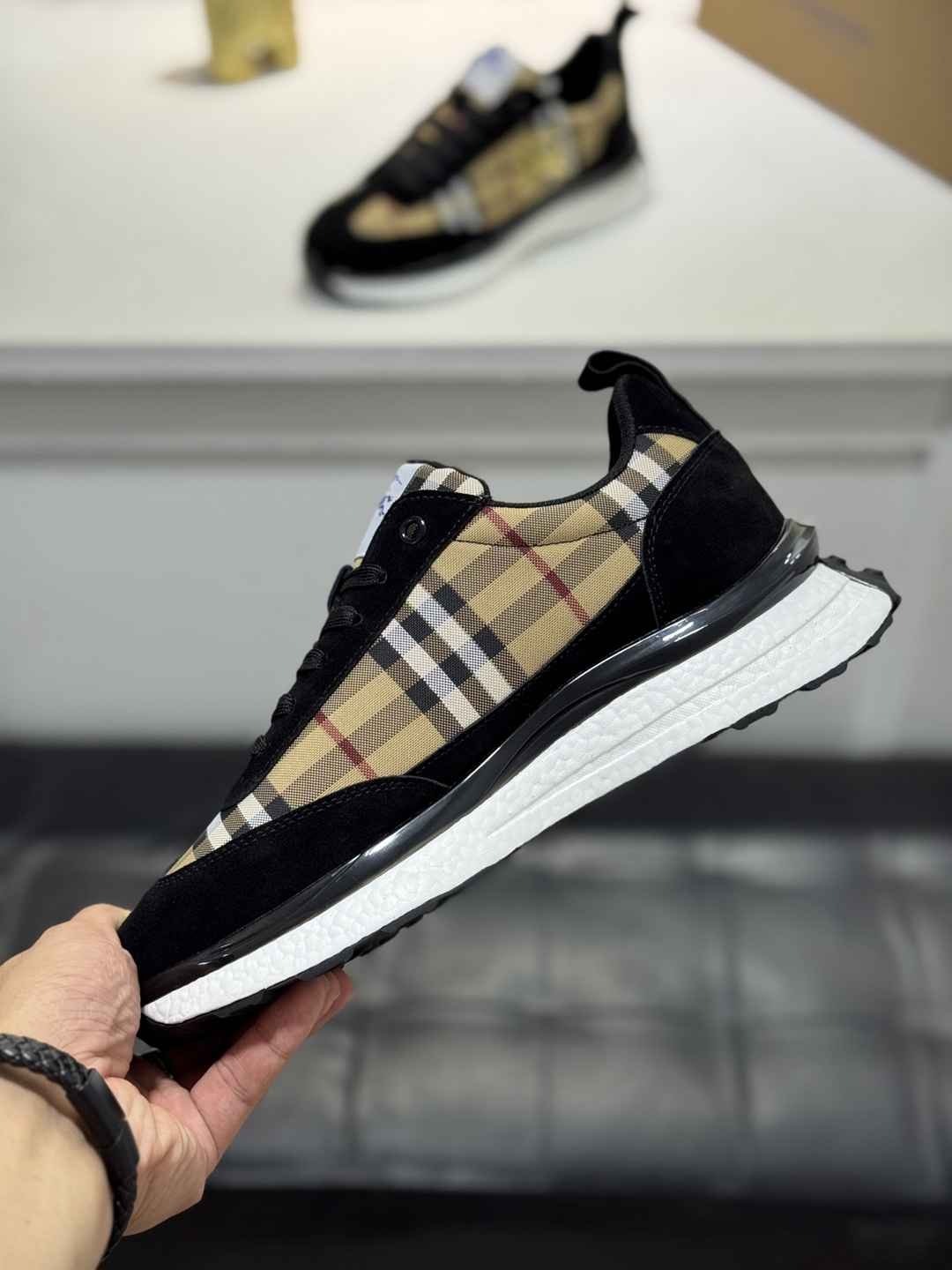 Burberry Men’s Vintage MC Low-Top Sneakers 1720240