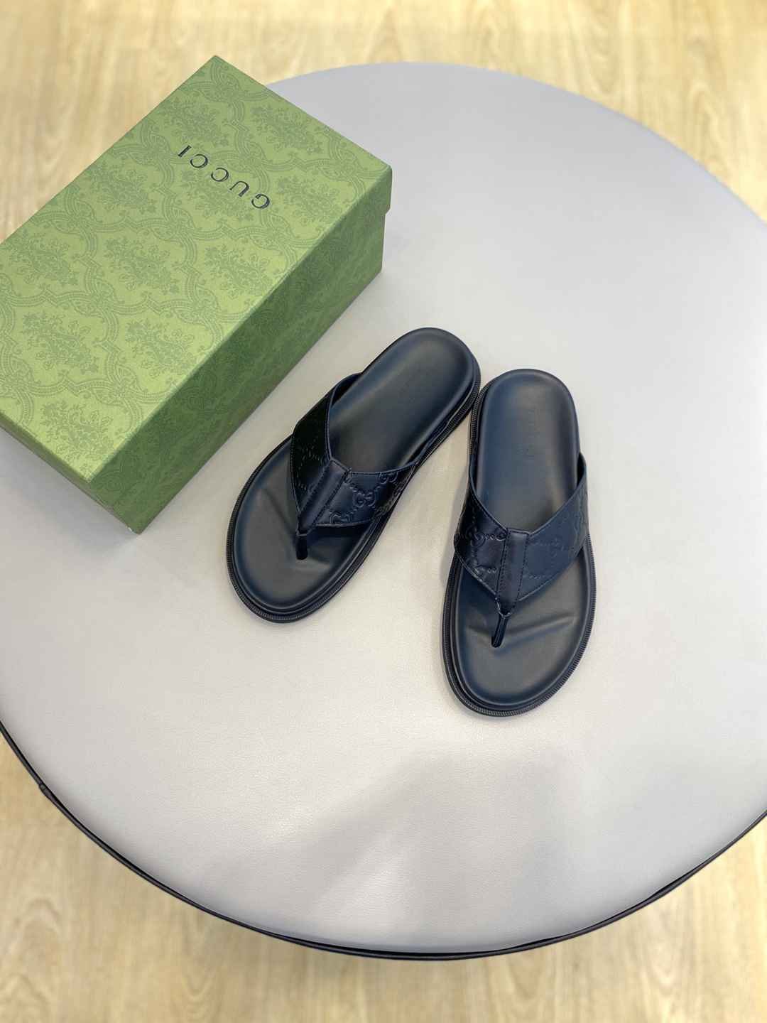 Gucci Men’s Canvas Slides Colorway 27 1628190-27