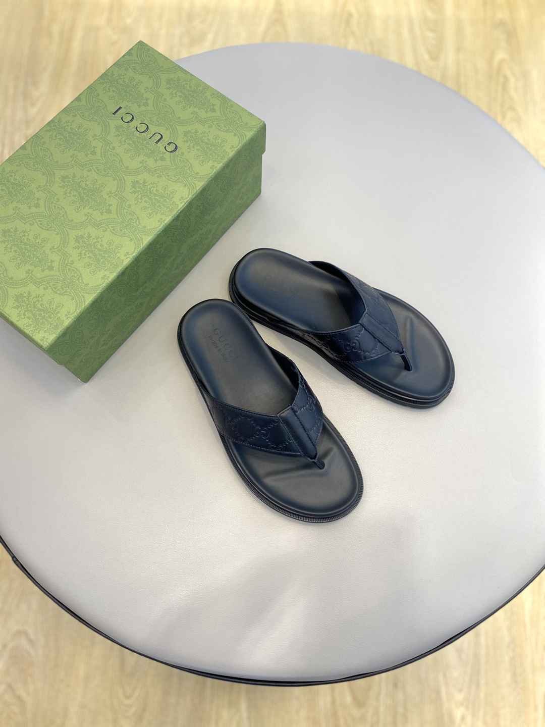 Gucci Men’s Canvas Slides Colorway 27 1628190-27