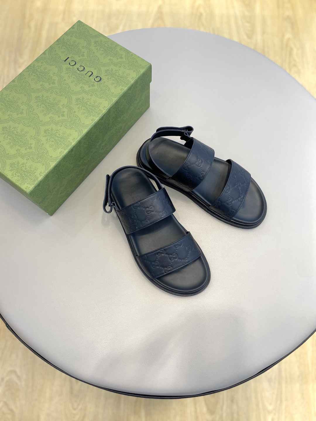 Gucci Men’s Canvas Slides Colorway 25 1628190-25