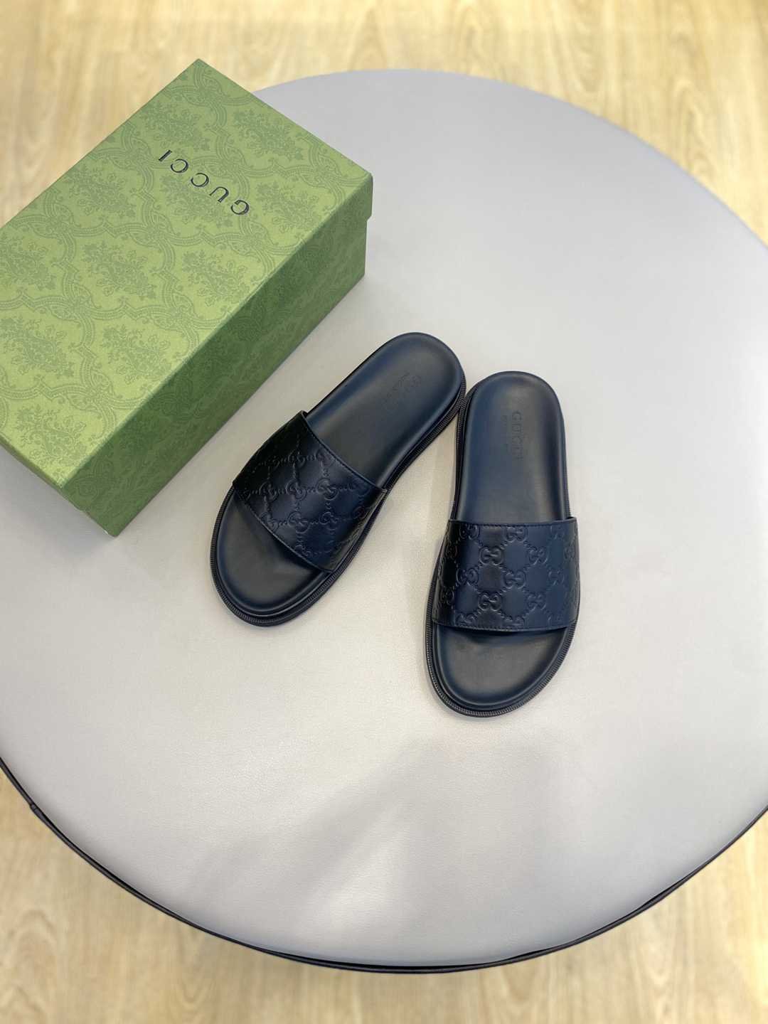 Gucci Men’s Canvas Slides Colorway 24 1628190-24