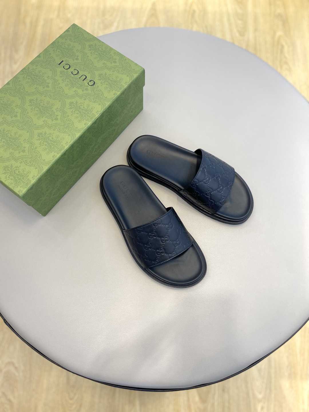 Gucci Men’s Canvas Slides Colorway 24 1628190-24
