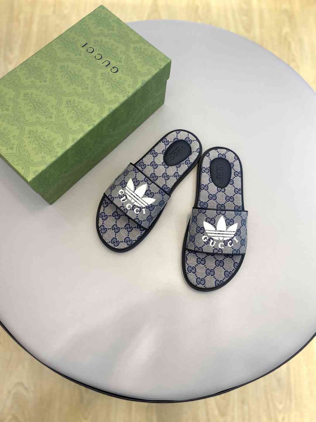 Gucci Men’s Canvas Slides Colorway 21 1628190-21