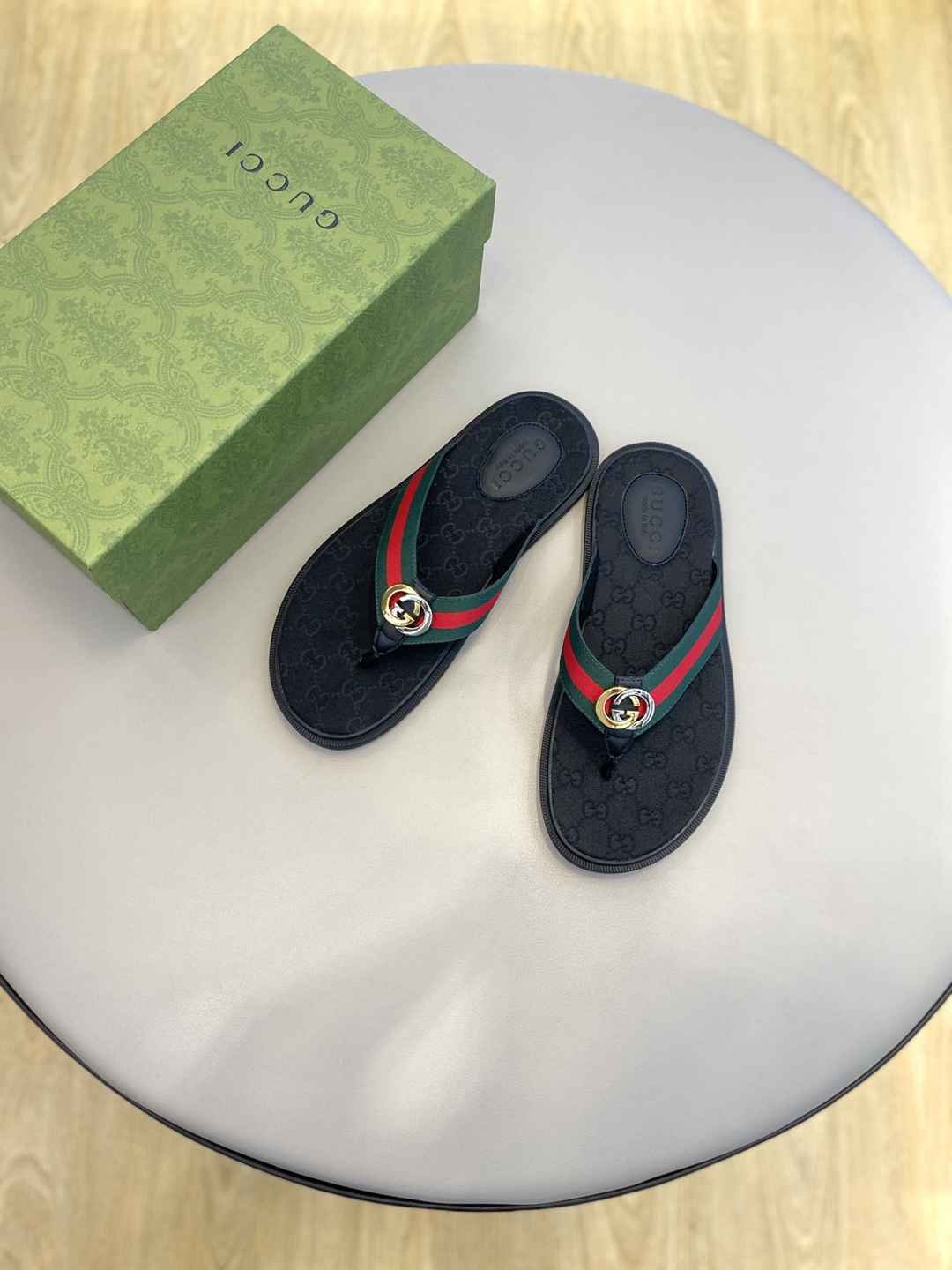 Gucci Men’s Canvas Slides Colorway 16 1628190-16