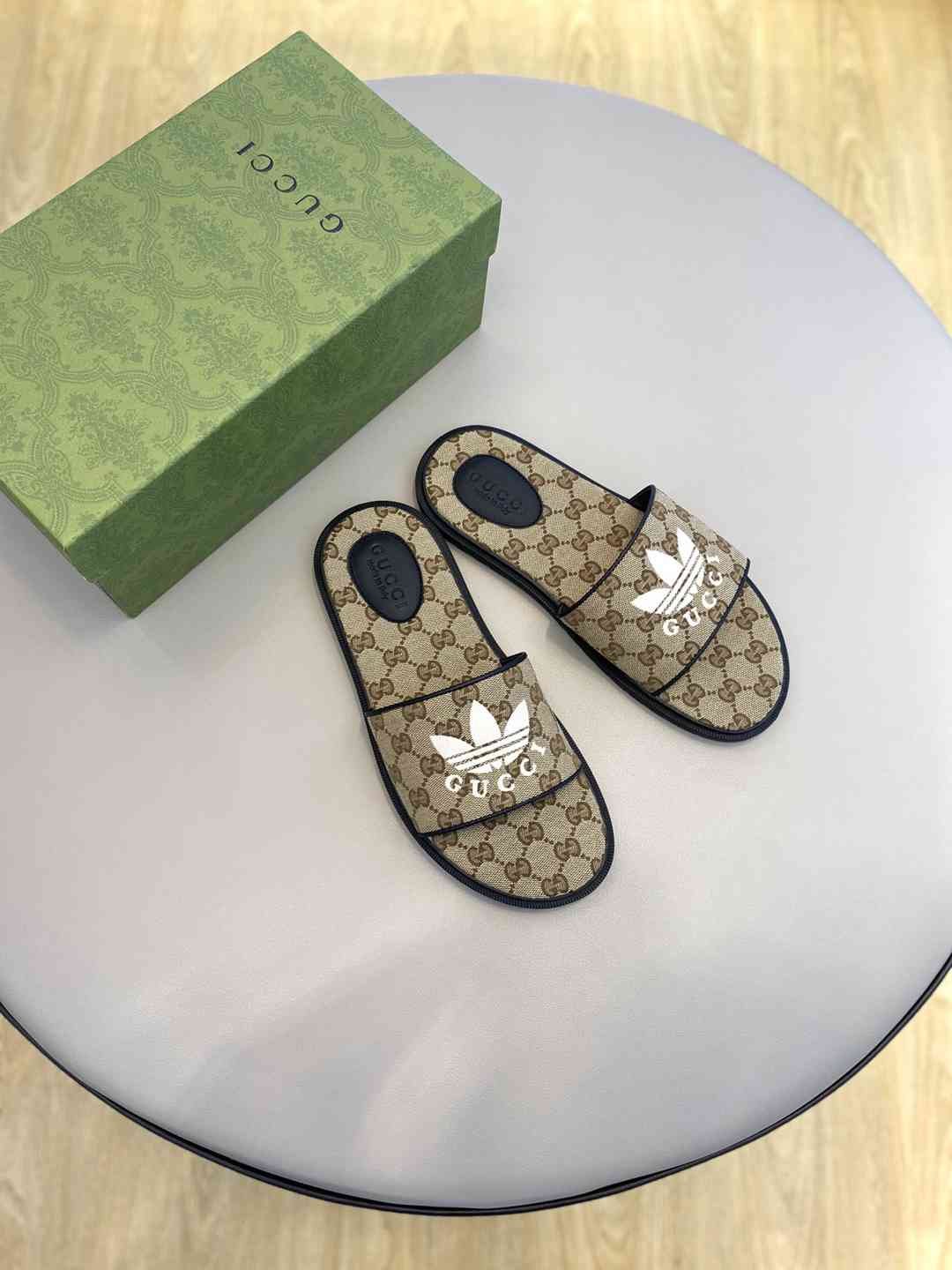Gucci Men’s Canvas Slides Colorway 15 1628190-15