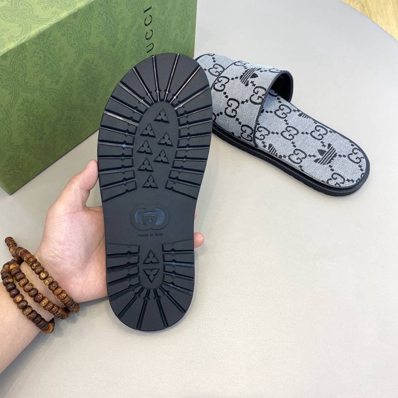 Gucci Men’s GUCC Slides Colorway 8 1628190-8