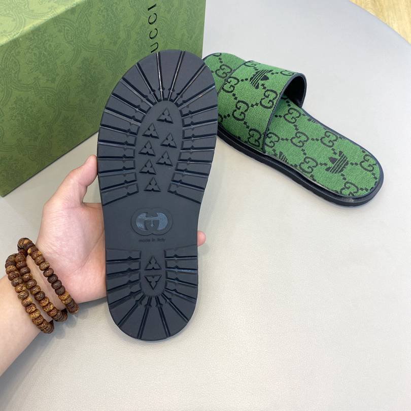 Men’s Sandals & Slides Men’s GUCC Slides Colorway 22 1628190-22