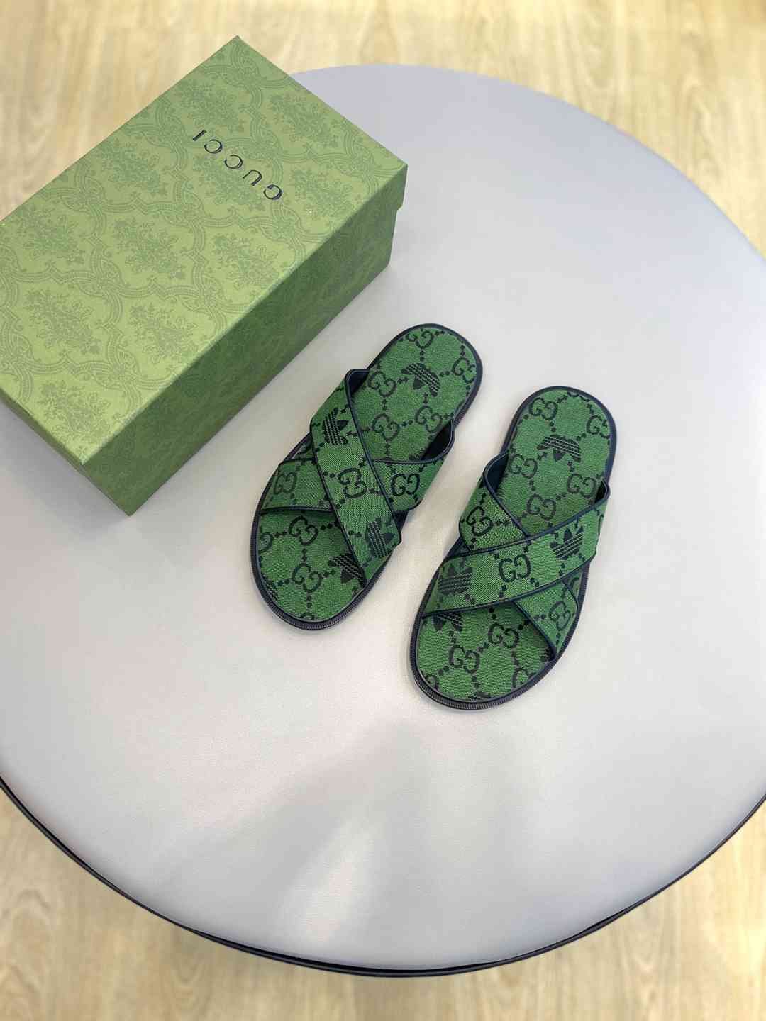 Gucci Men’s GUCC Slides Colorway 5 1628190-5